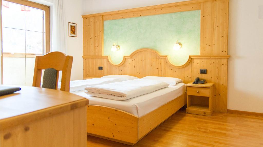 Camera-comfort-Hotel-Genzianella-Ziano-di-Fiemme-Trentino- 11